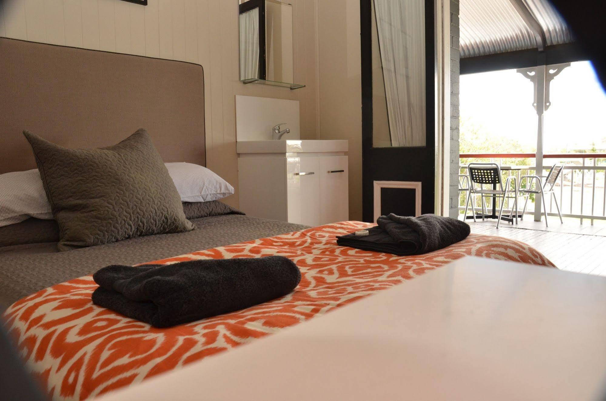 Royal Gatton Hotel Kültér fotó